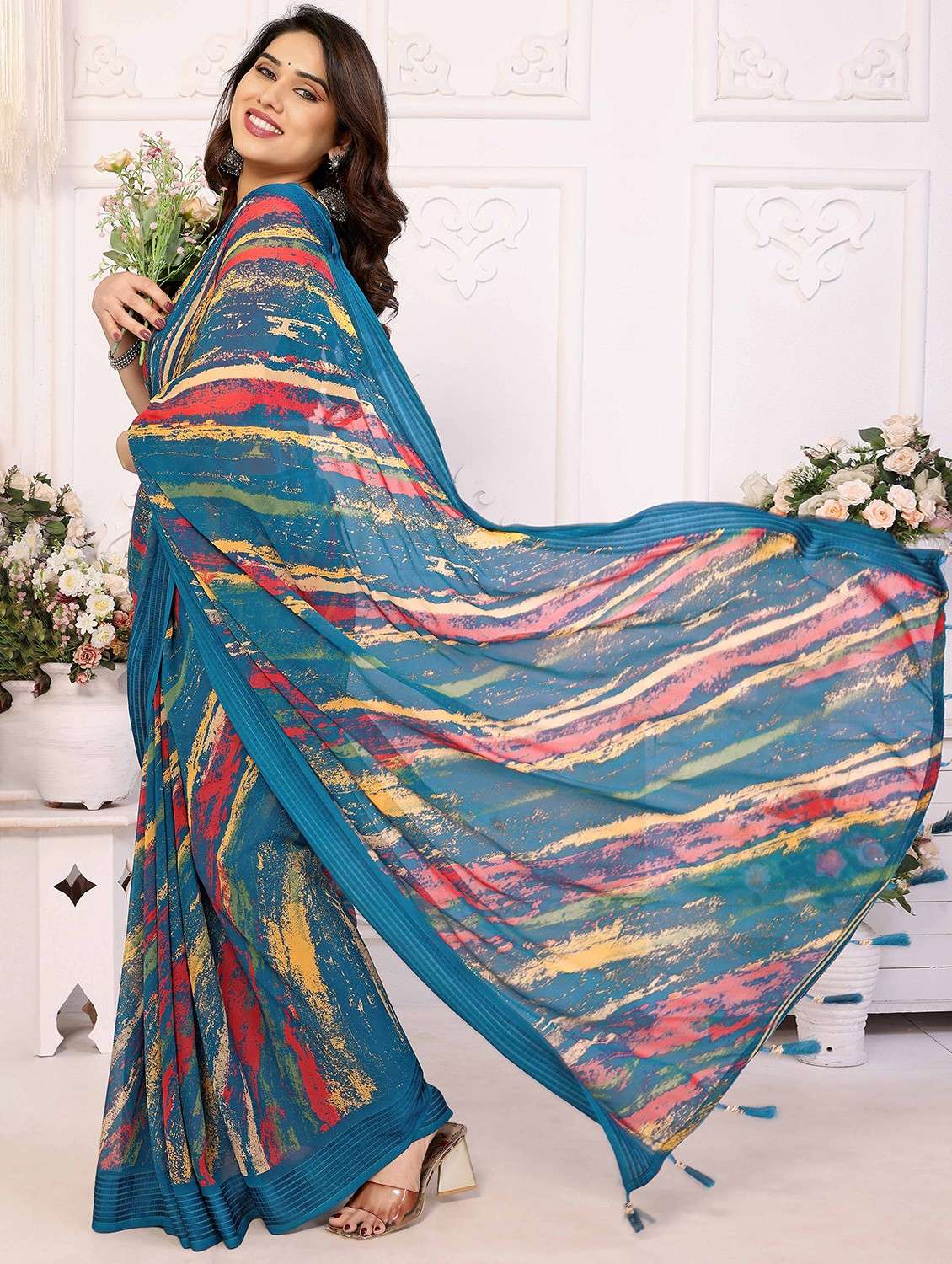 women printed casual wear saree with blouse - 22061609 -  Standard Image - 1