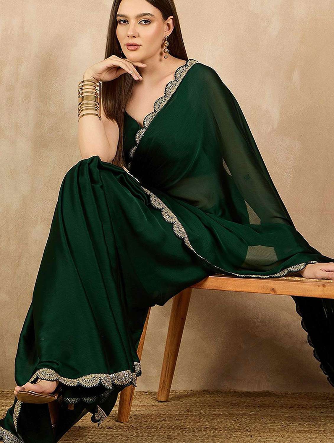 women solid with embellished bordered saree with blouse - 22061618 - Standard Image - 4