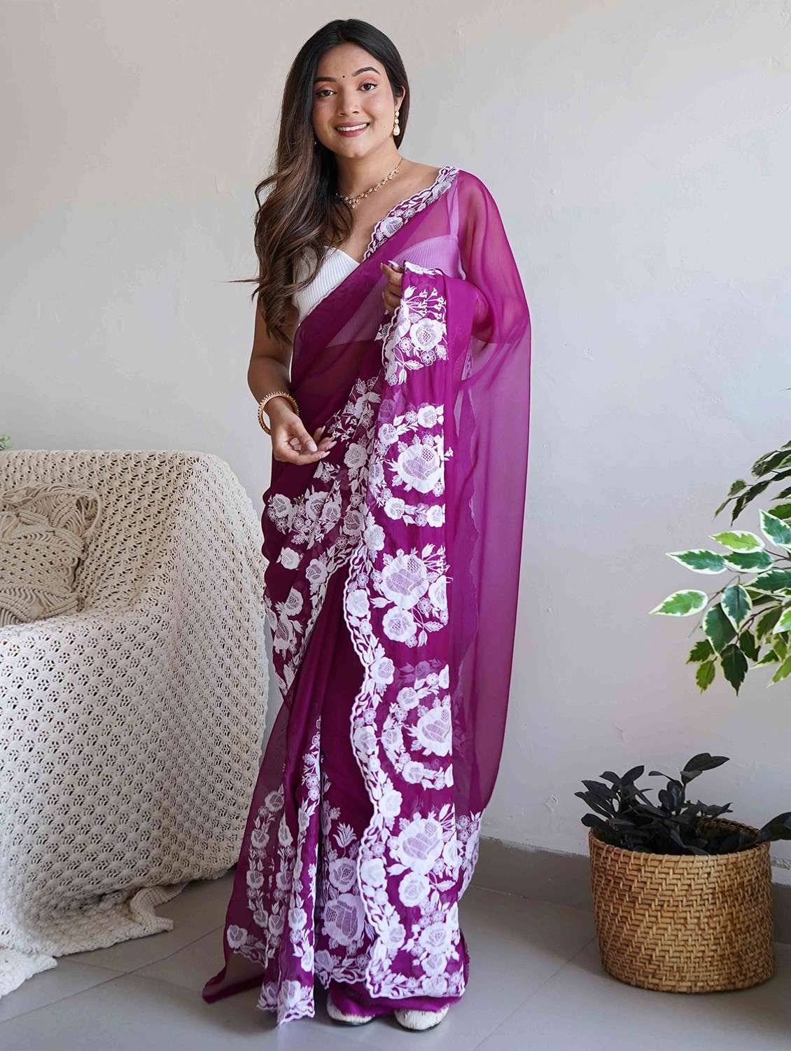 women solid with work embroidered saree with blouse - 22061646 - Standard Image - 1