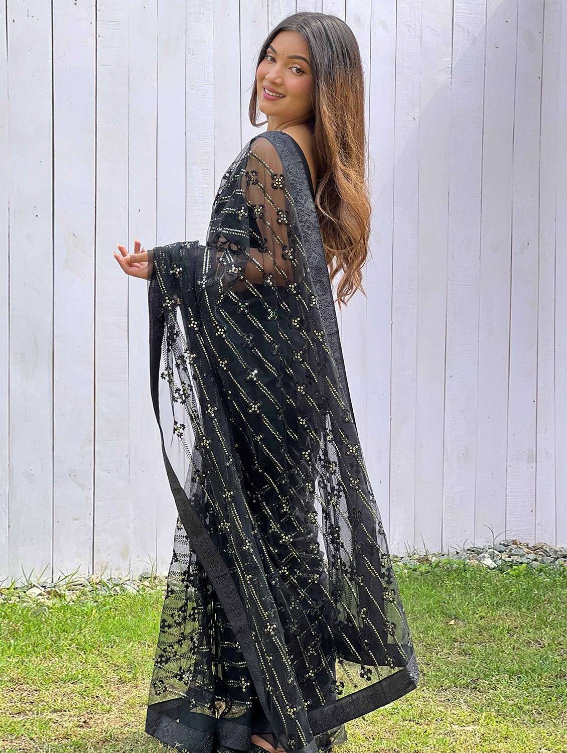 women solid with work embellished saree with blouse - 22061647 -  Standard Image - 1