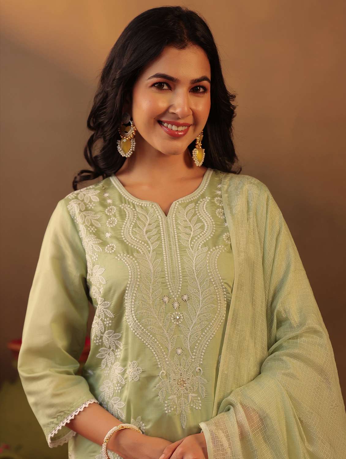 women three quarter sleeve kurta pant with dupatta set - 22062043 -  Standard Image - 4