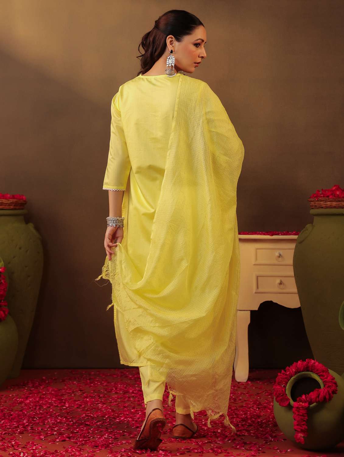 women three quarter sleeve kurta pant with dupatta set - 22062046 -  Standard Image - 4