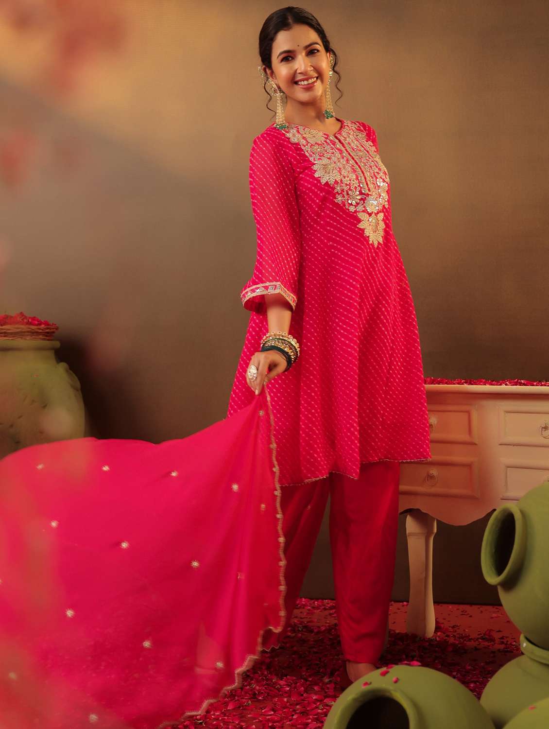 women three quarter sleeve kurta salwar with dupatta set - 22062060 - Standard Image - 6