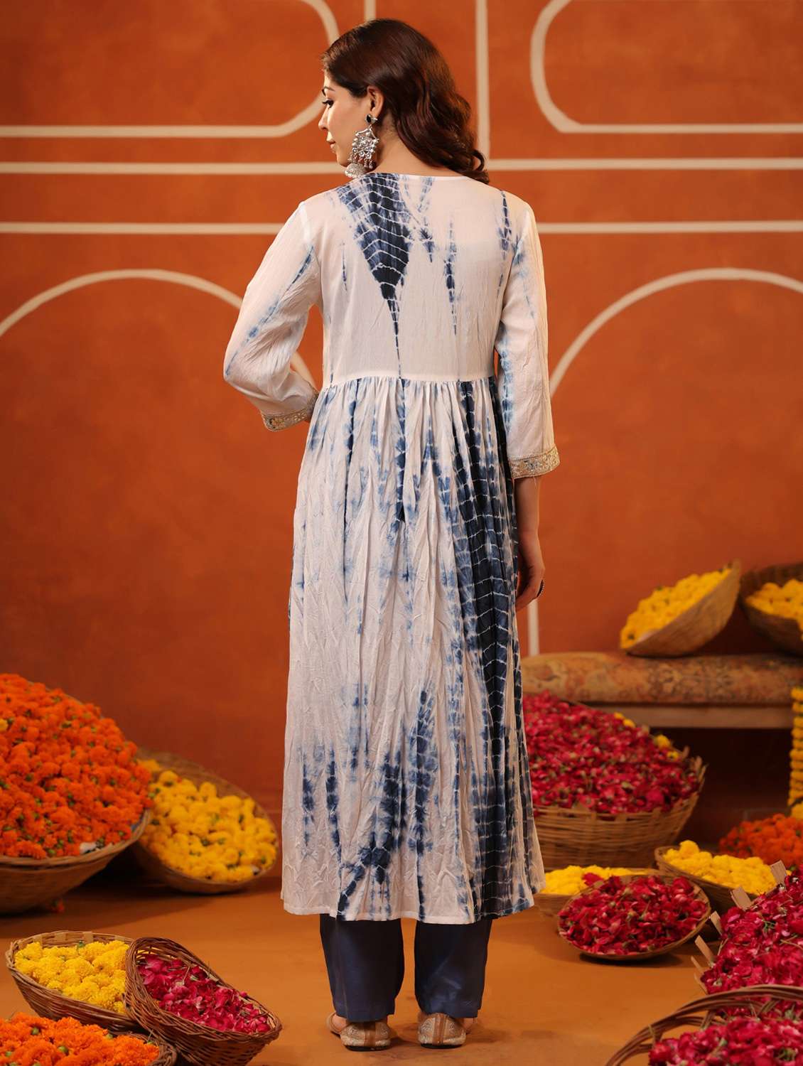 women three quarter sleeve kurta pant set - 22062064 -  Standard Image - 4