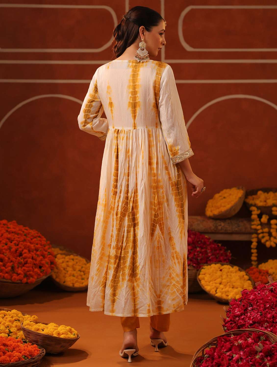 women three quarter sleeve kurta pant set - 22062065 -  Standard Image - 4