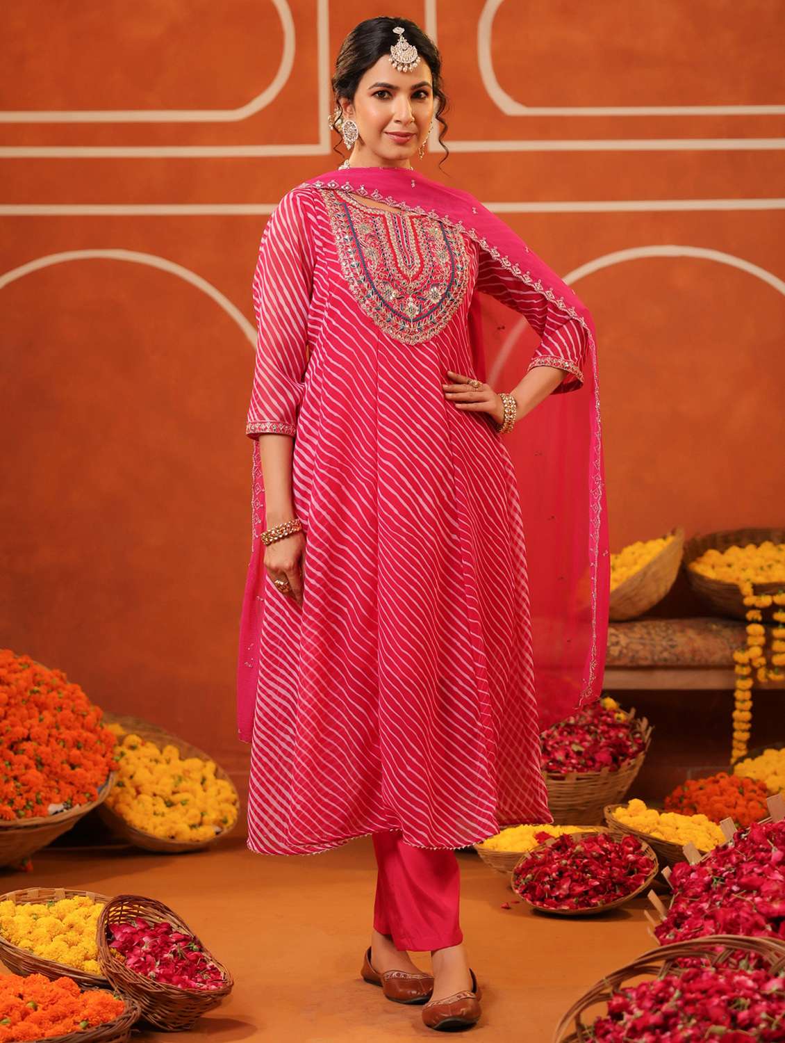 women three quarter sleeve kurta pant with dupatta set - 22062066 -  Standard Image - 1