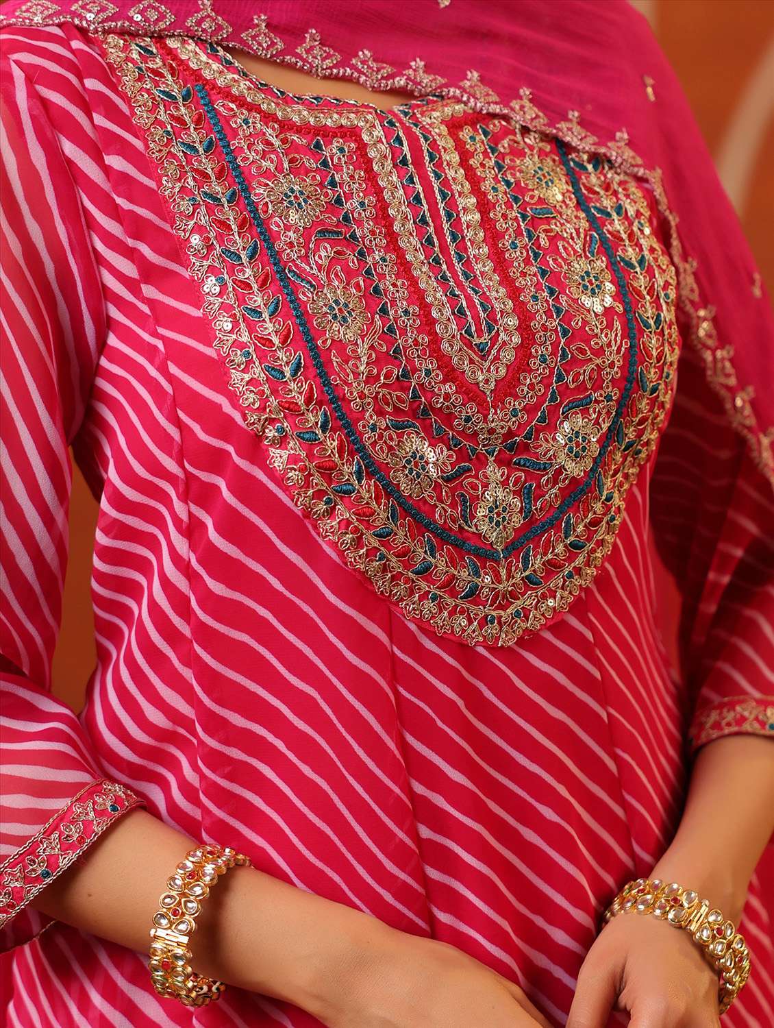 women three quarter sleeve kurta pant with dupatta set - 22062066 -  Standard Image - 6