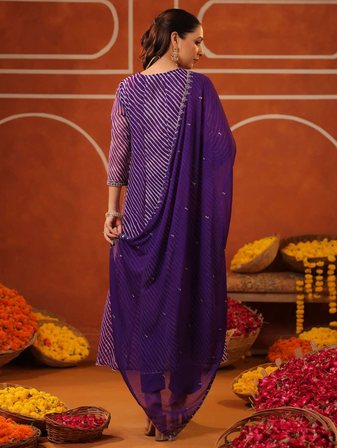 women three quarter sleeve kurta pant with dupatta set - 22062067 -  Standard Image - 4