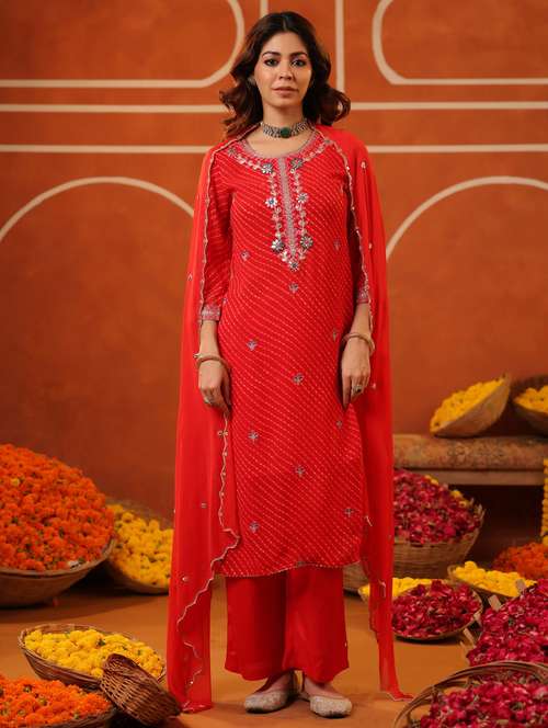 women three quarter sleeve kurta pant with dupatta set - 22062069 -  Standard Image - 0