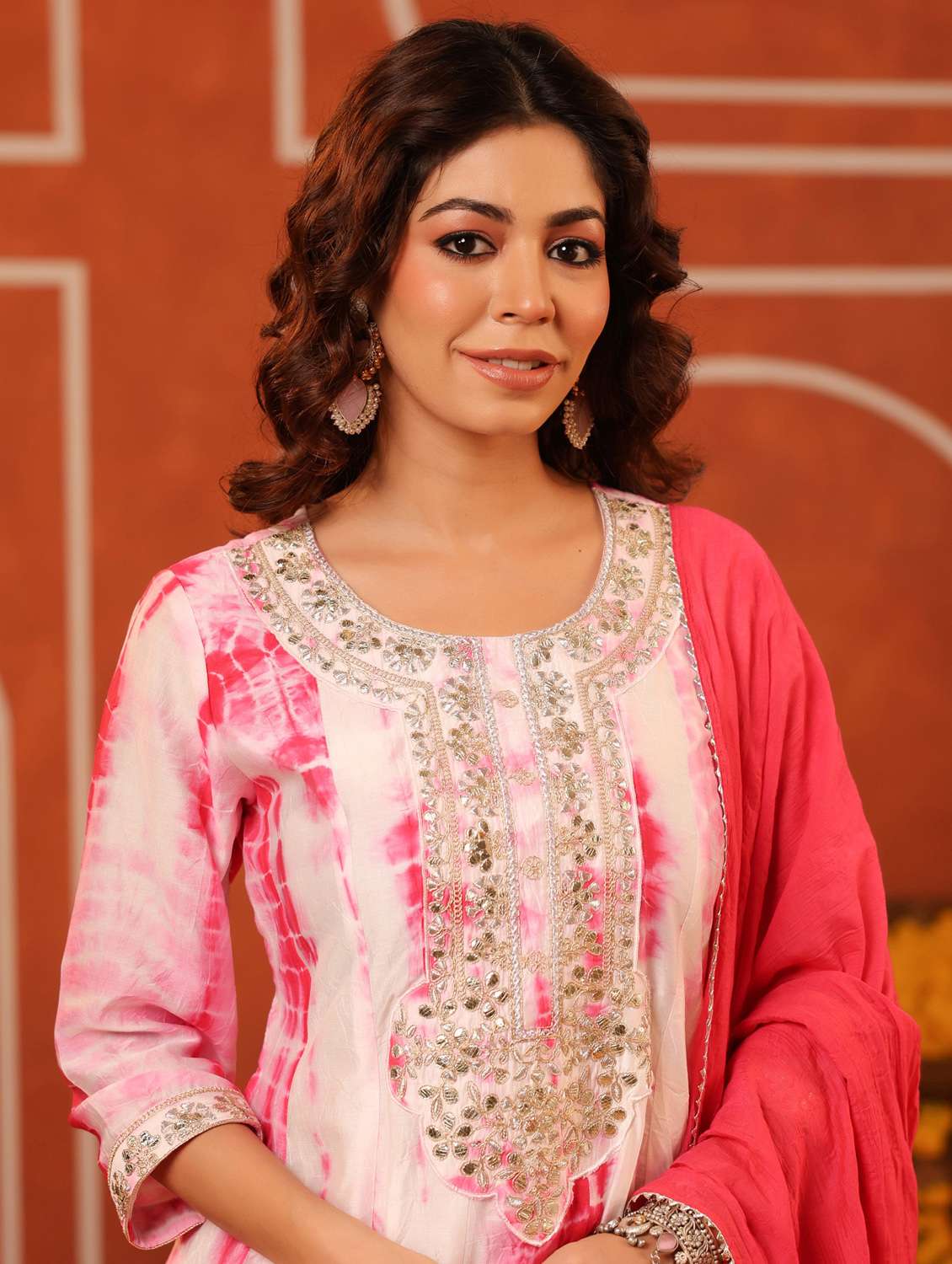 women three quarter sleeve kurta pant with dupatta set - 22062076 - Standard Image - 4