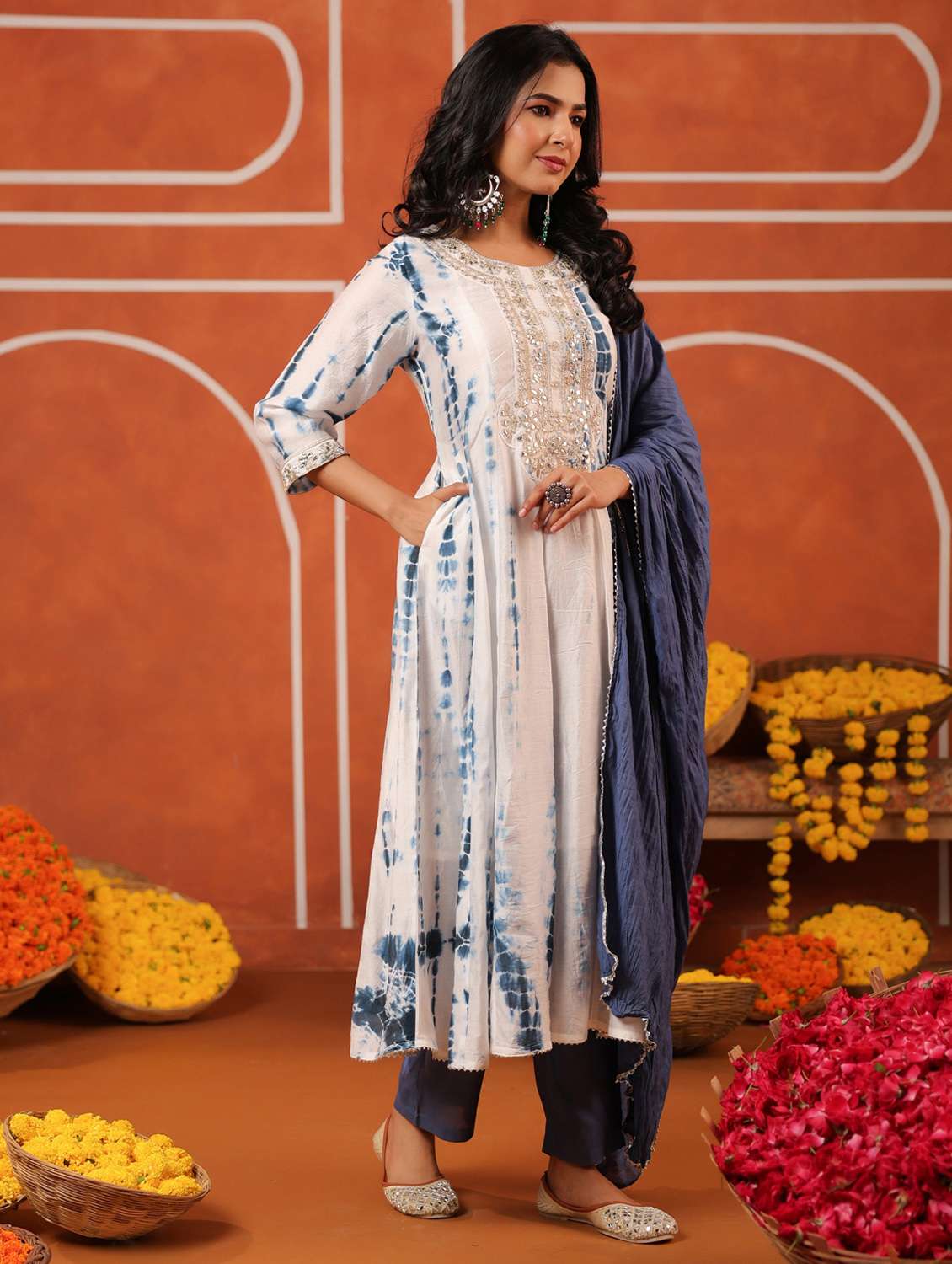 women three quarter sleeve kurta pant with dupatta set - 22062077 -  Standard Image - 1