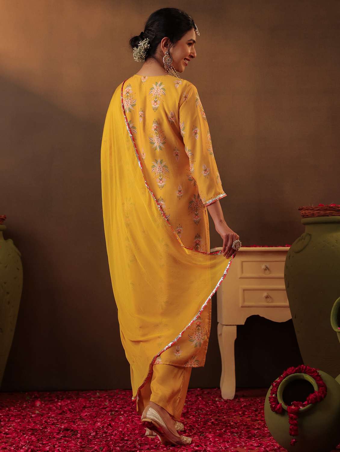 women three quarter sleeve kurta palazzo with dupatta set - 22062089 - Standard Image - 4