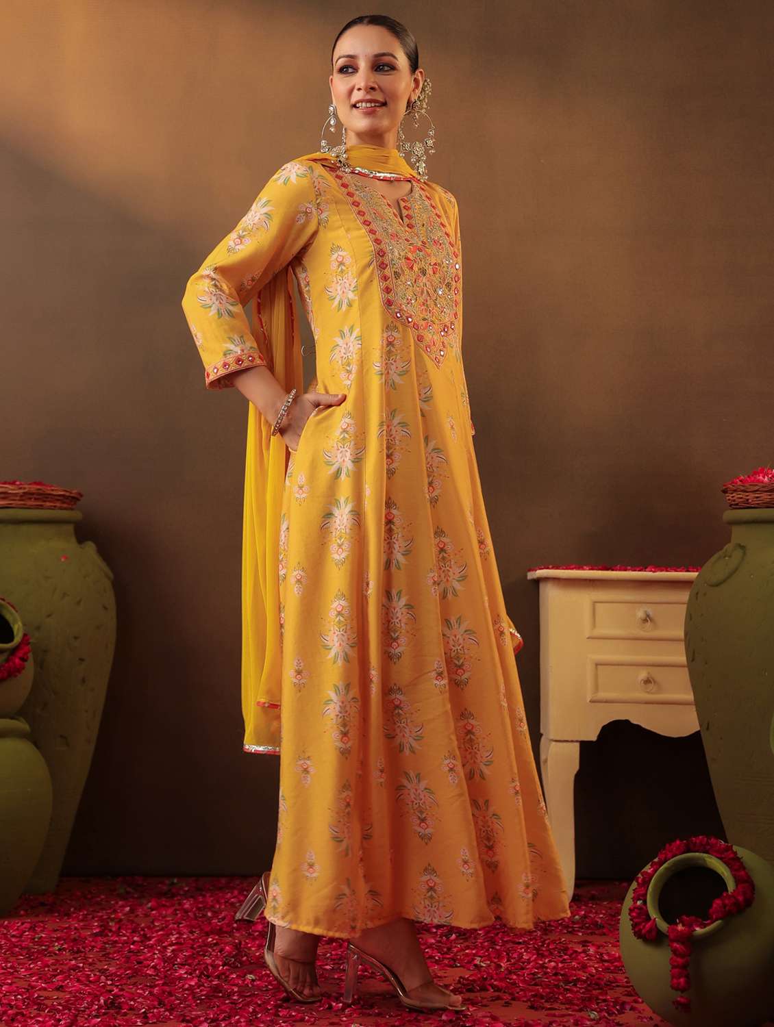 women three quarter sleeve kurta pant with dupatta set - 22062092 -  Standard Image - 1