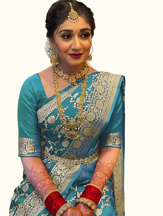 women self design banarasi saree with blouse - 22062128 - Standard Image - 4