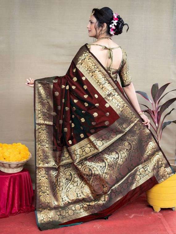 women self design banarasi saree with blouse - 22062132 -  Standard Image - 1