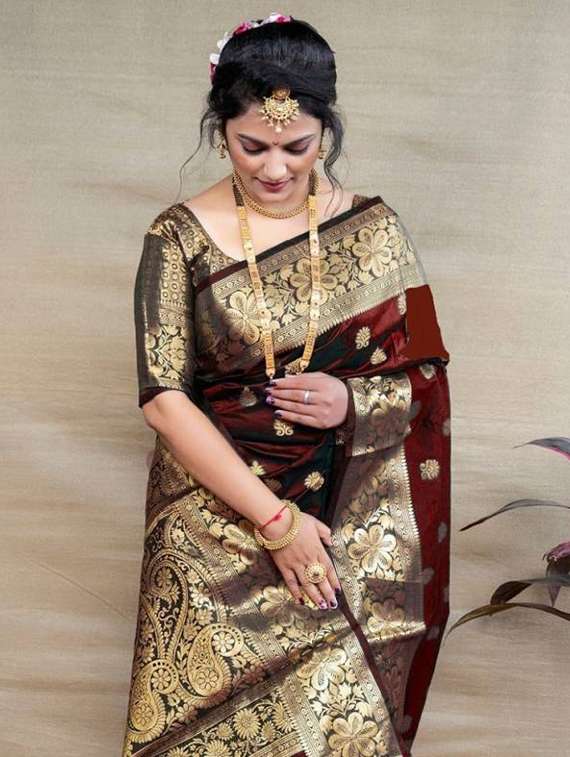 women self design banarasi saree with blouse - 22062132 - Standard Image - 4