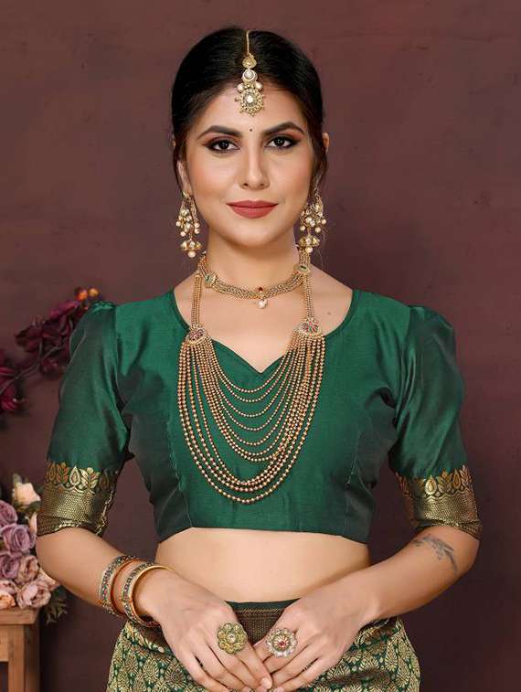 women self design banarasi saree with blouse - 22062135 - Standard Image - 4