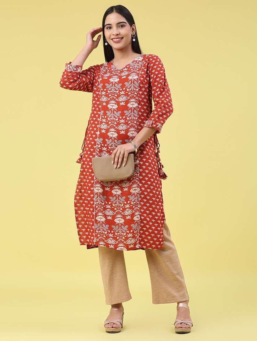 women printed v neck kurta