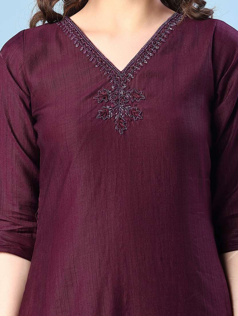 women three quarter sleeve kurta and pant with dupatta  - 22062515 -  Standard Image - 4