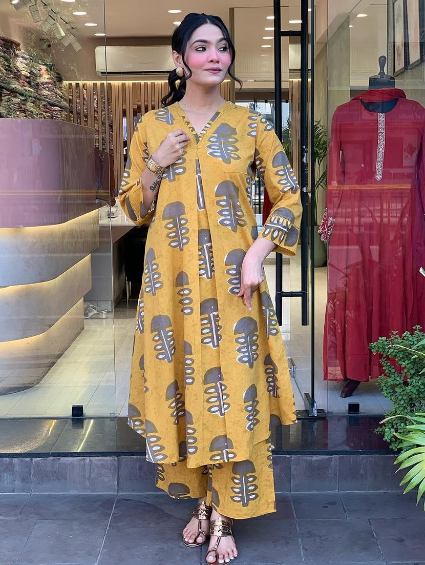 yellow muslin suit set - 22062847 - Standard Image - 1