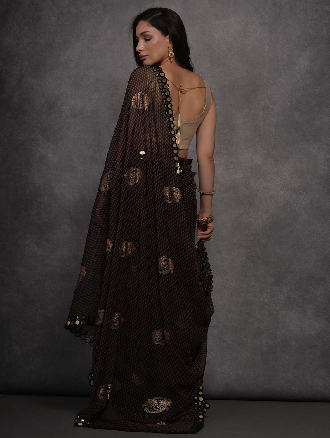 women printed casual wear saree with blouse - 22062974 -  Standard Image - 1