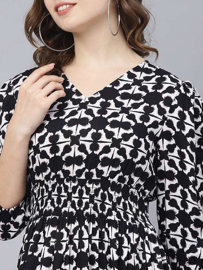 women printed puff sleeve tiered maxi dress - 22062981 - Standard Image - 4