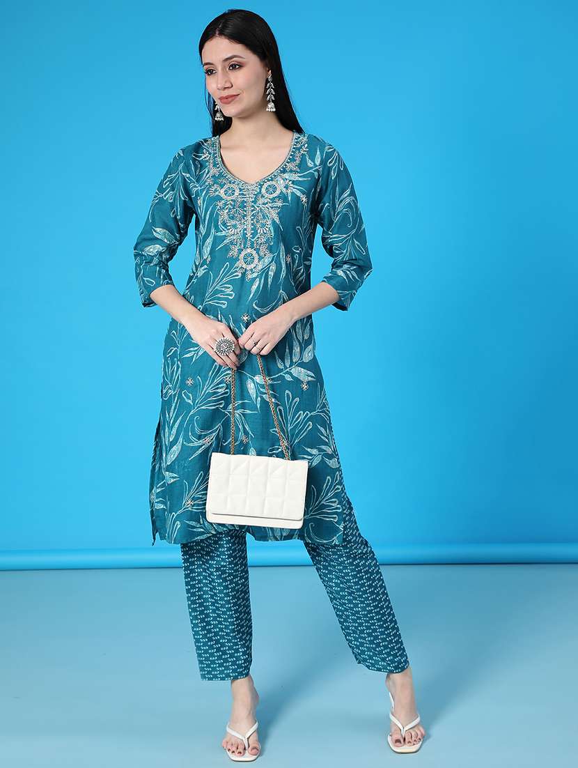 women printed three quarter sleeve kurta pant set