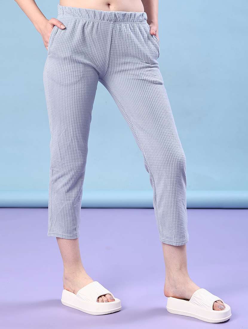 women solid mid rise capri - 22063785 -  Standard Image - 1