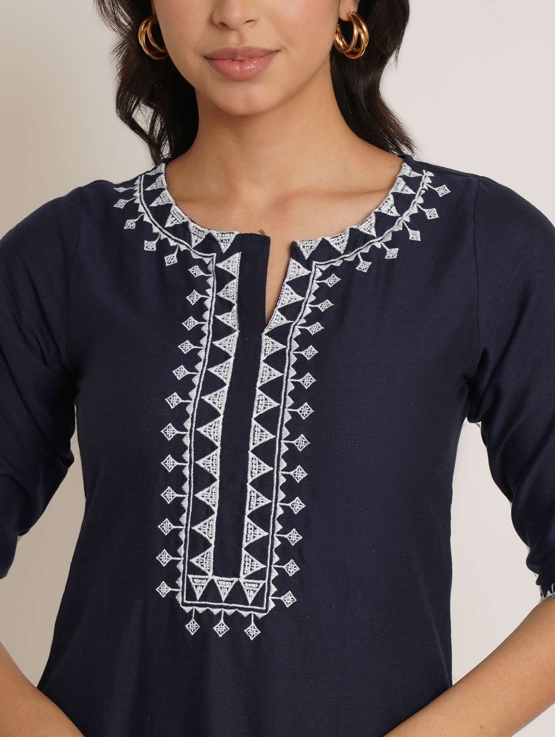 women solid wiith work sleeveless straight kurti - 22065283 - Standard Image - 4