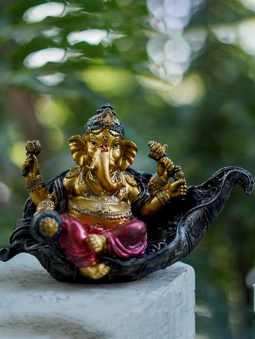 polyresin divine harmony home decor statue - 22065766 -  Standard Image - 0