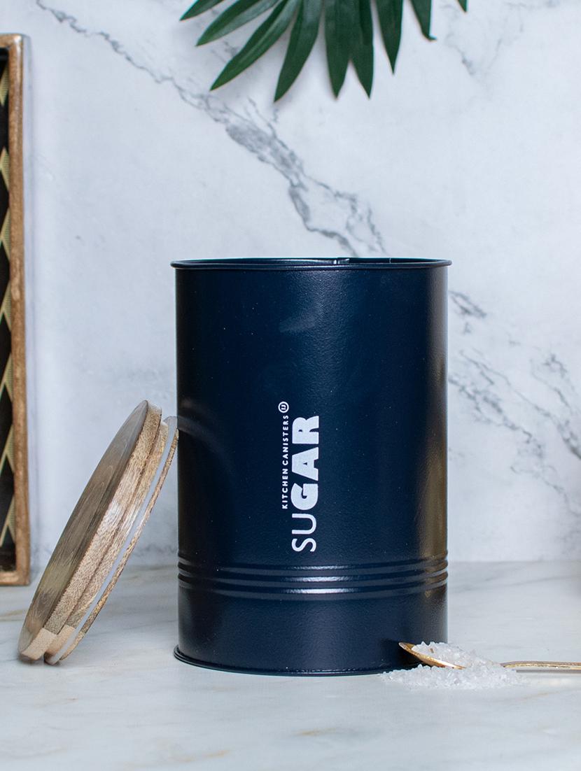 plastic storage container with lid - 22065825 - Standard Image - 1