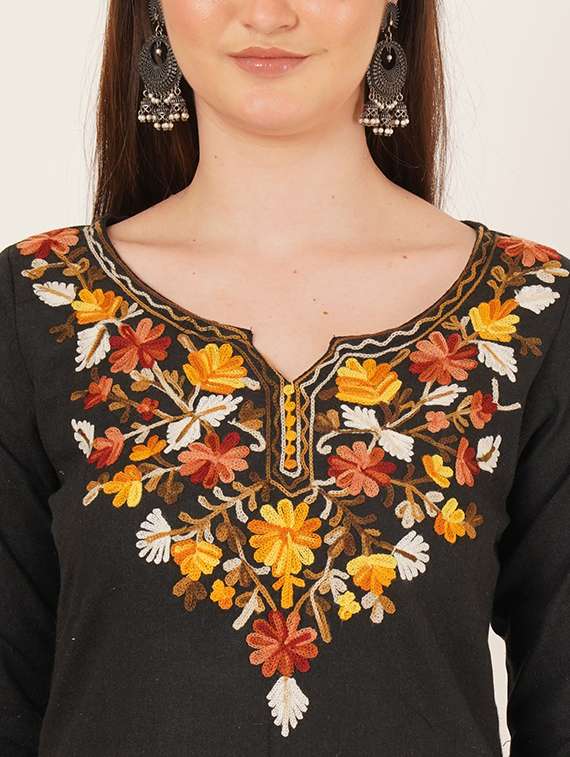 women embroidered three quarter sleeve straight kurti - 22065846 - Standard Image - 4