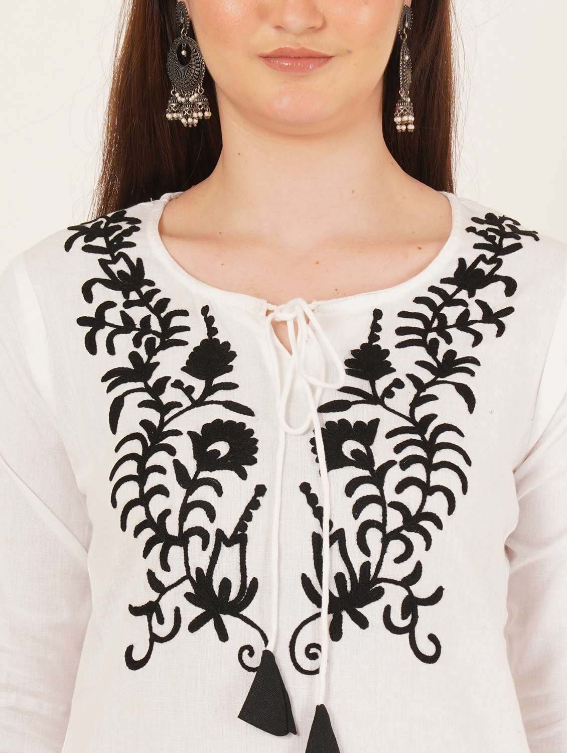 women embroidered three quarter sleeve straight kurti - 22065848 - Standard Image - 4