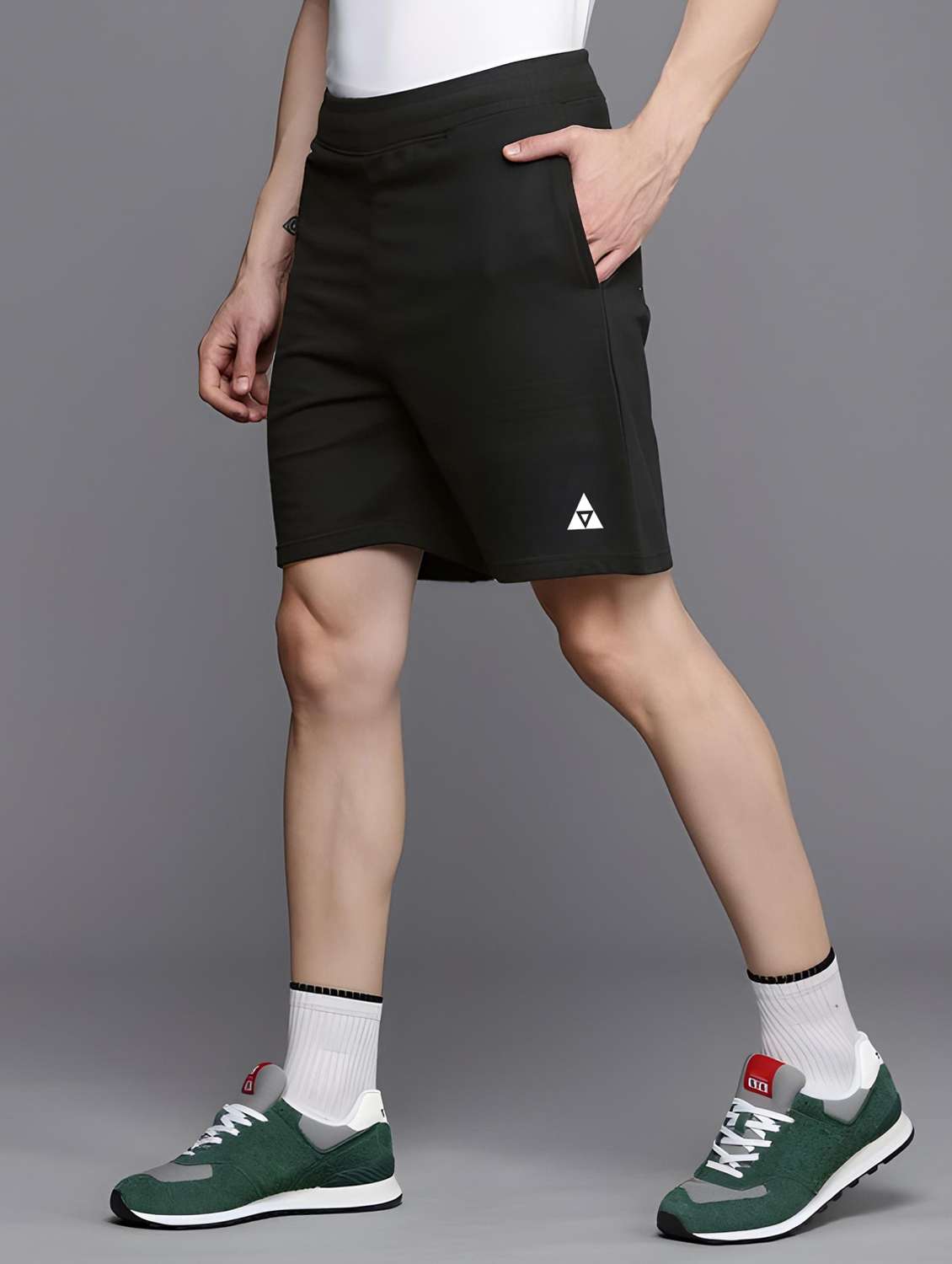 men solid mid rise regular fit shorts - 22066004 -  Standard Image - 1