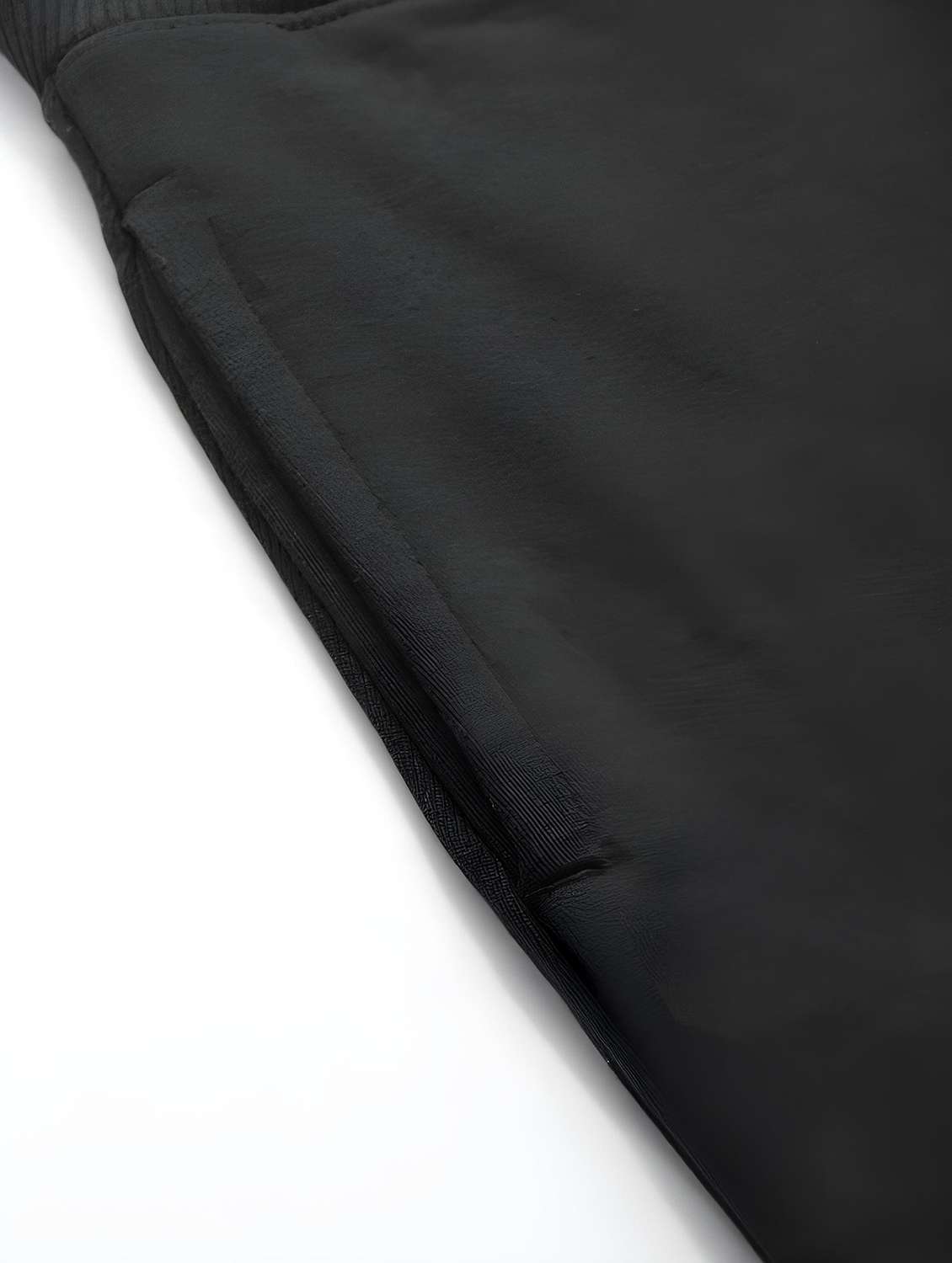 men solid mid rise regular fit shorts - 22066004 -  Standard Image - 4