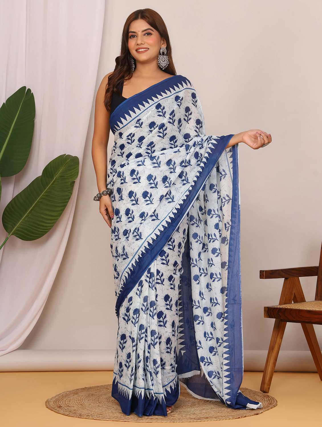women printed casual wear saree with blouse - 22066044 - Standard Image - 1