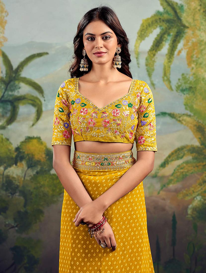 women bandhani printed bordered saree with blouse - 22066047 - Standard Image - 4