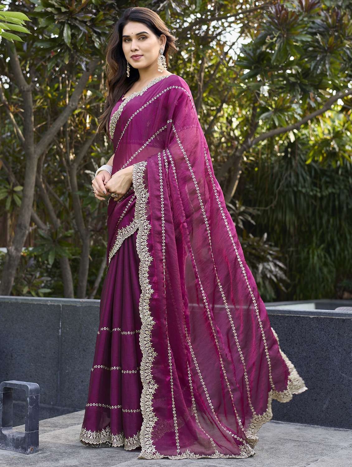 women solid with work embroidered saree with blouse - 22066059 - Standard Image - 1
