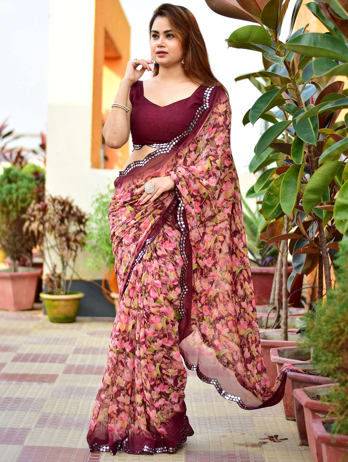 women floral printed saree with blouse - 22066097 - Standard Image - 1