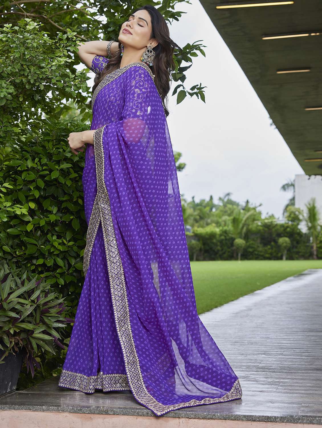 women bandhani printed bordered saree with blouse - 22066109 -  Standard Image - 1
