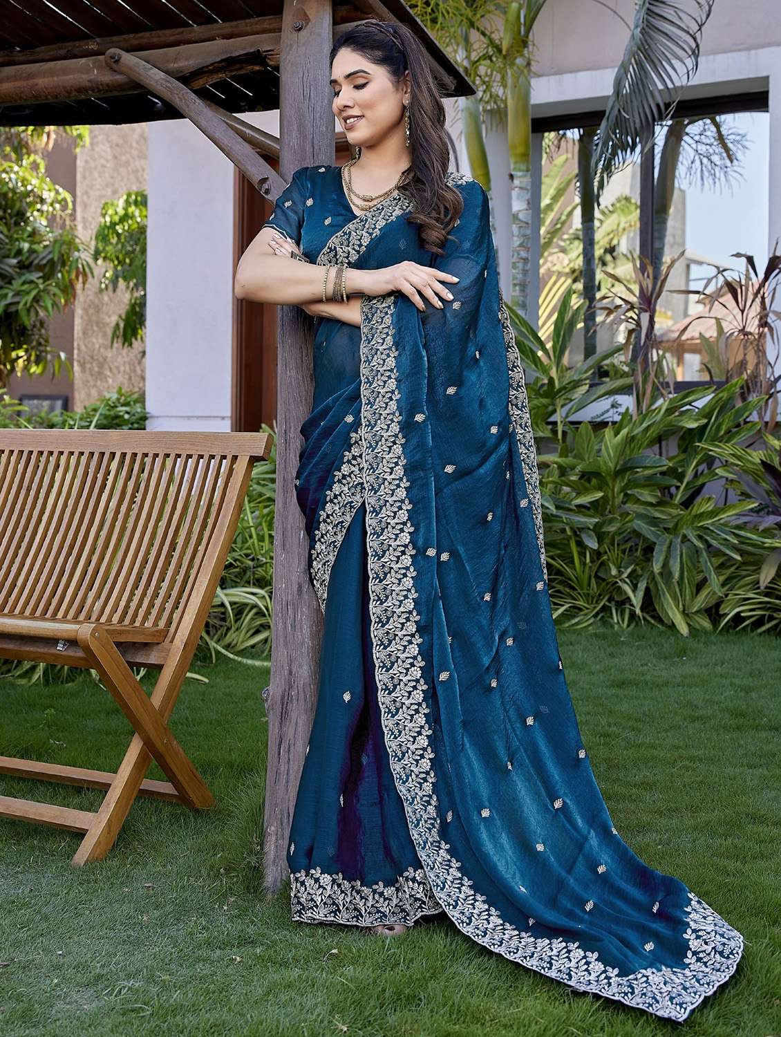 women solid with work embroidered saree with blouse - 22066130 -  Standard Image - 1