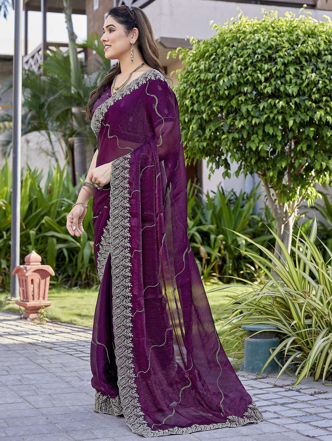 women solid with work embroidered saree with blouse - 22066136 -  Standard Image - 1