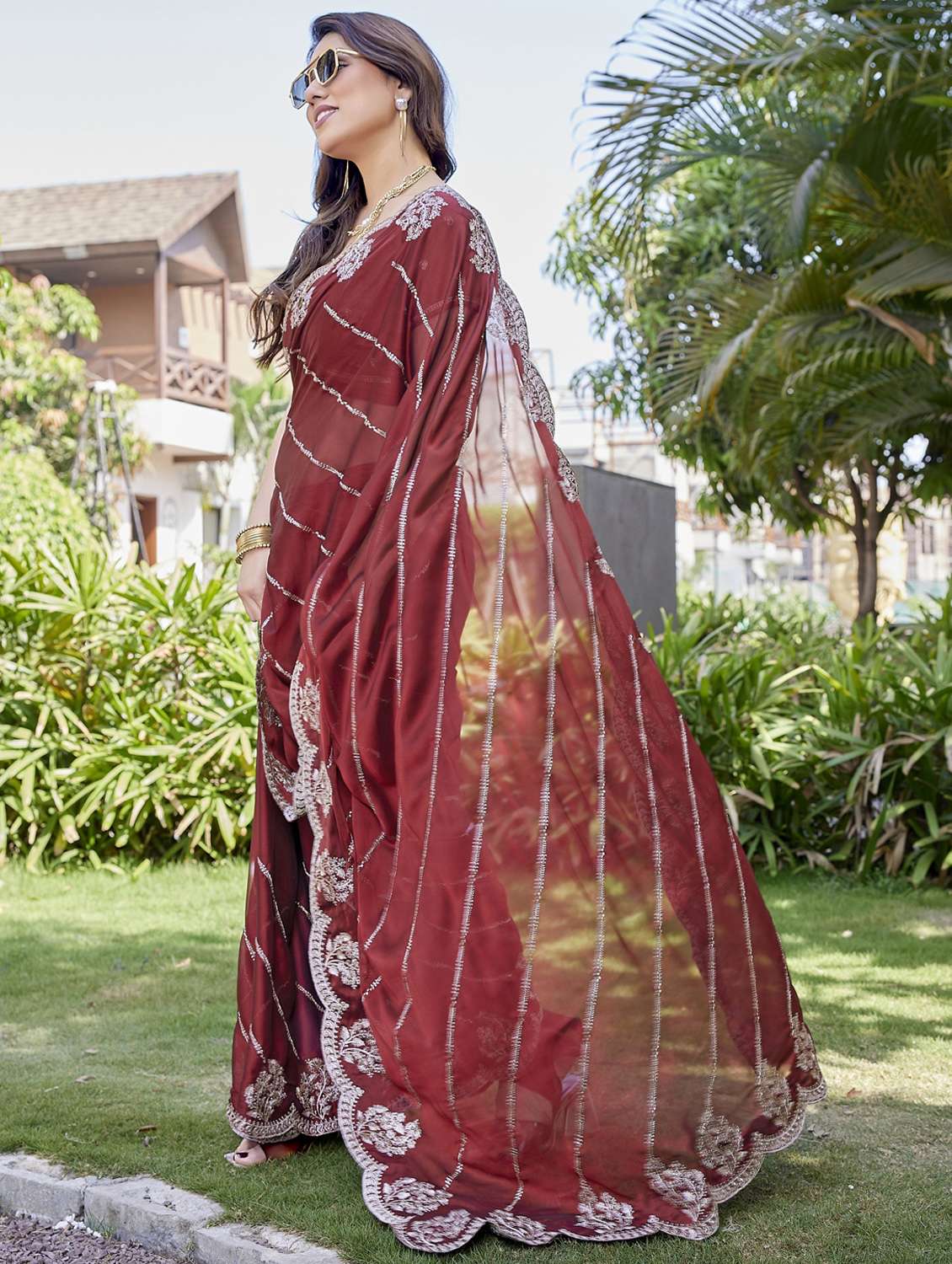 women solid with work embroidered saree with blouse - 22066149 -  Standard Image - 1