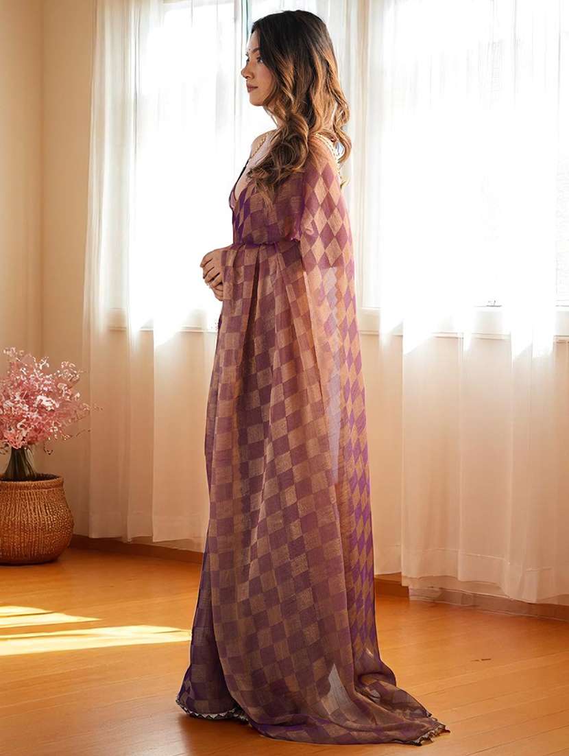 women checkered embellished bordered saree with blouse - 22066195 -  Standard Image - 1