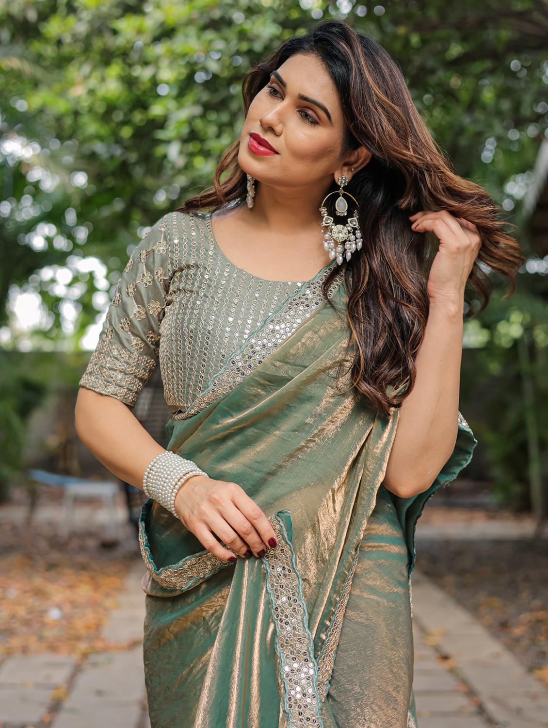 women solid with bordered saree with blouse - 22066212 - Standard Image - 4