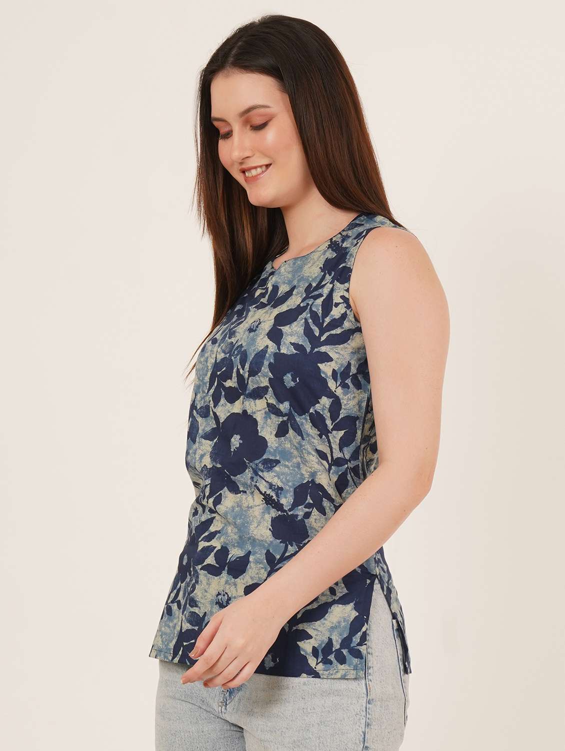 women floral printed sleeveless straight kurti - 22066247 -  Standard Image - 1