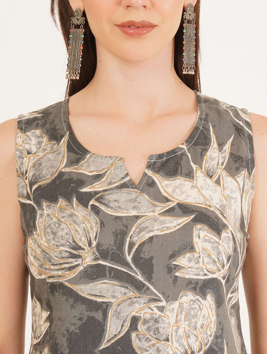 women floral printed sleeveless straight kurti - 22066255 - Standard Image - 4