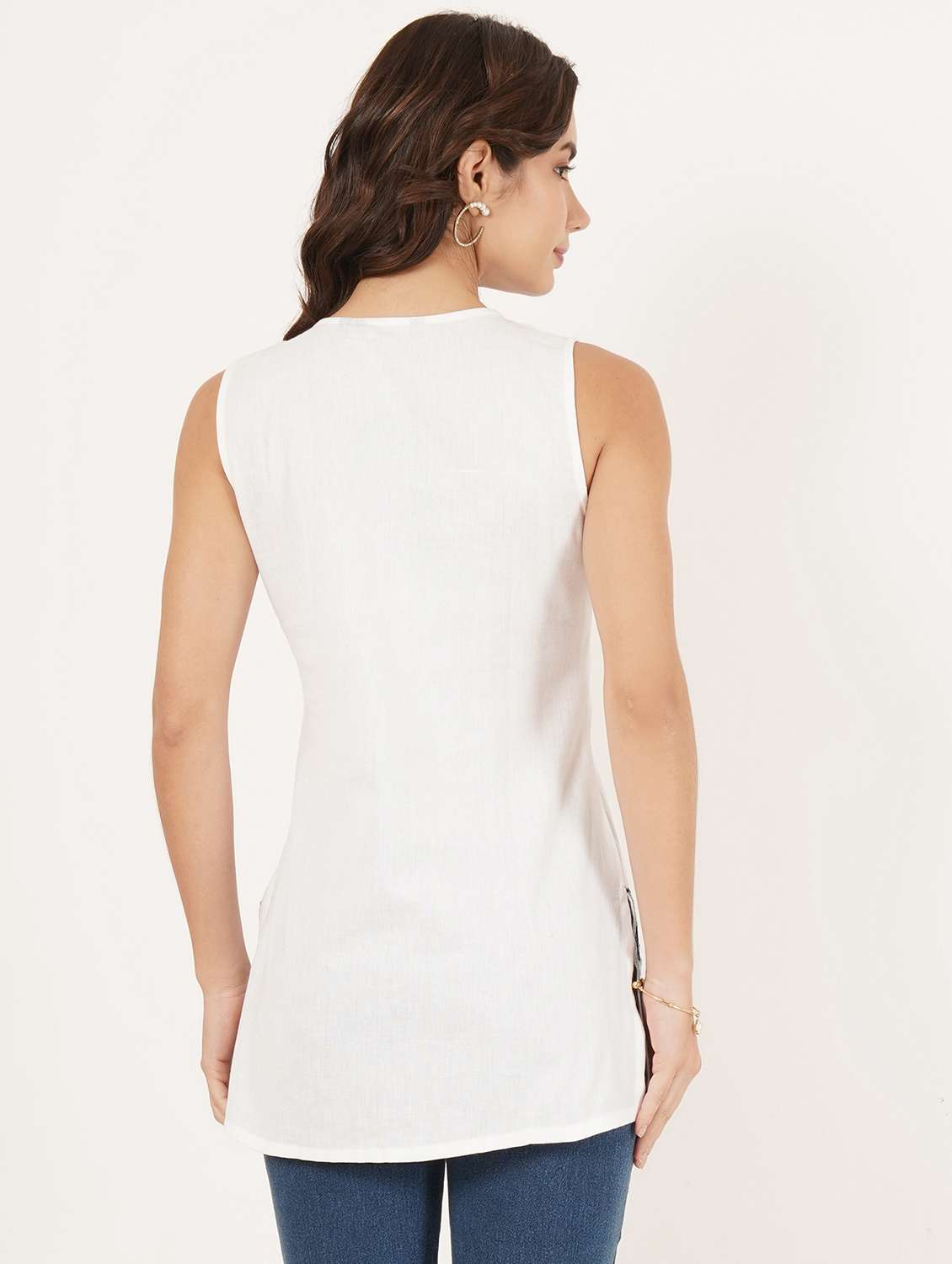 women solid wiith work sleeveless straight kurti - 22066259 -  Standard Image - 4