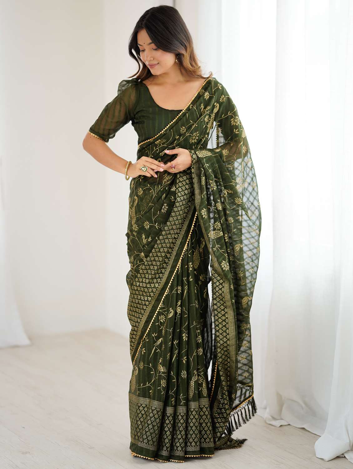 women printed casual wear saree with blouse