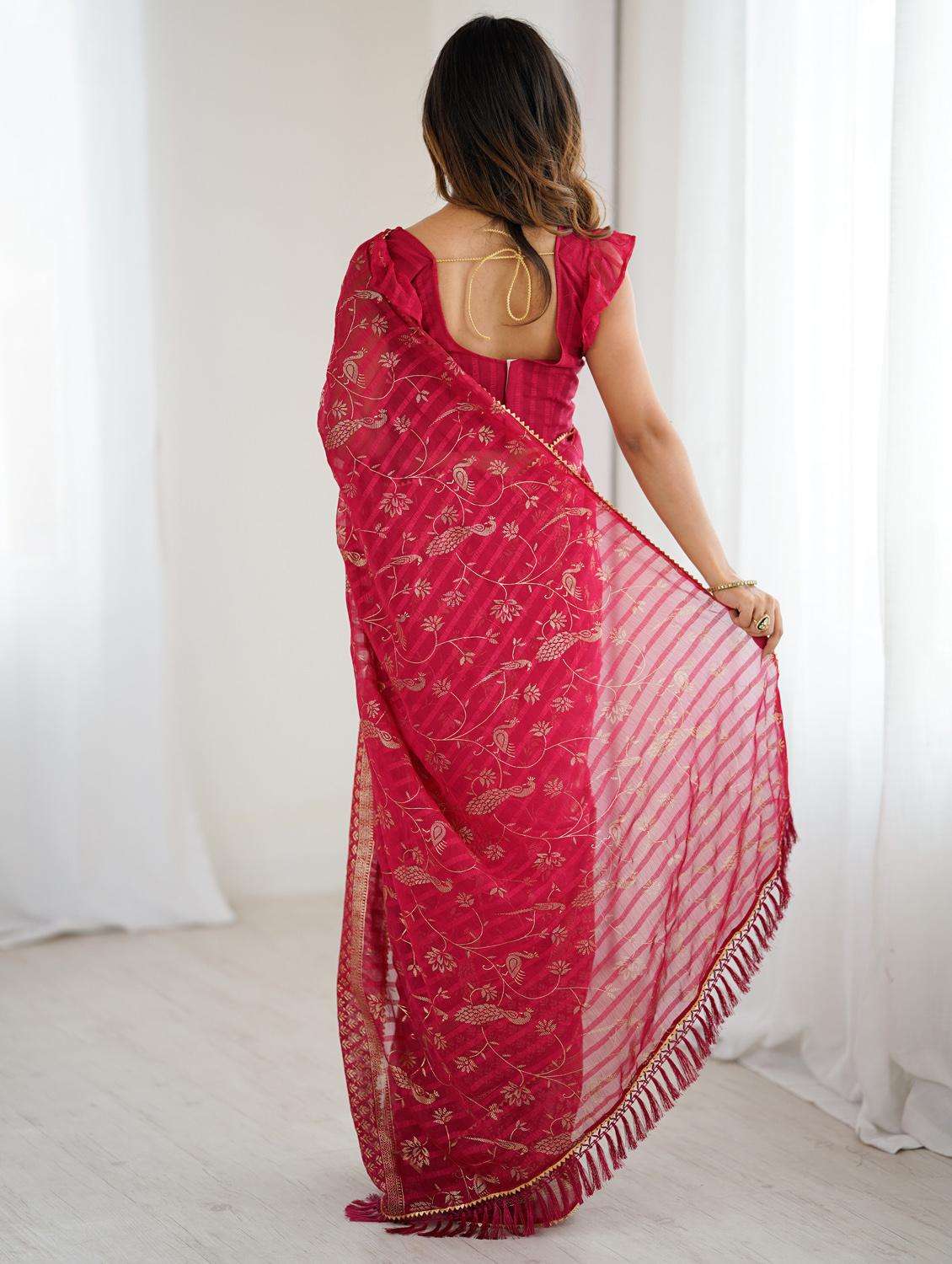 women printed casual wear saree with blouse - 22066341 -  Standard Image - 4